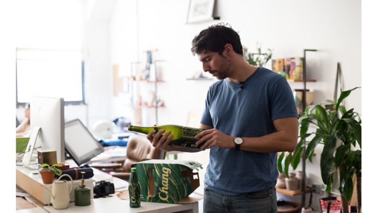 จากนิยามคำว่า “เพื่อน” สู่แรงบันดาลใจบนขวดช้าง