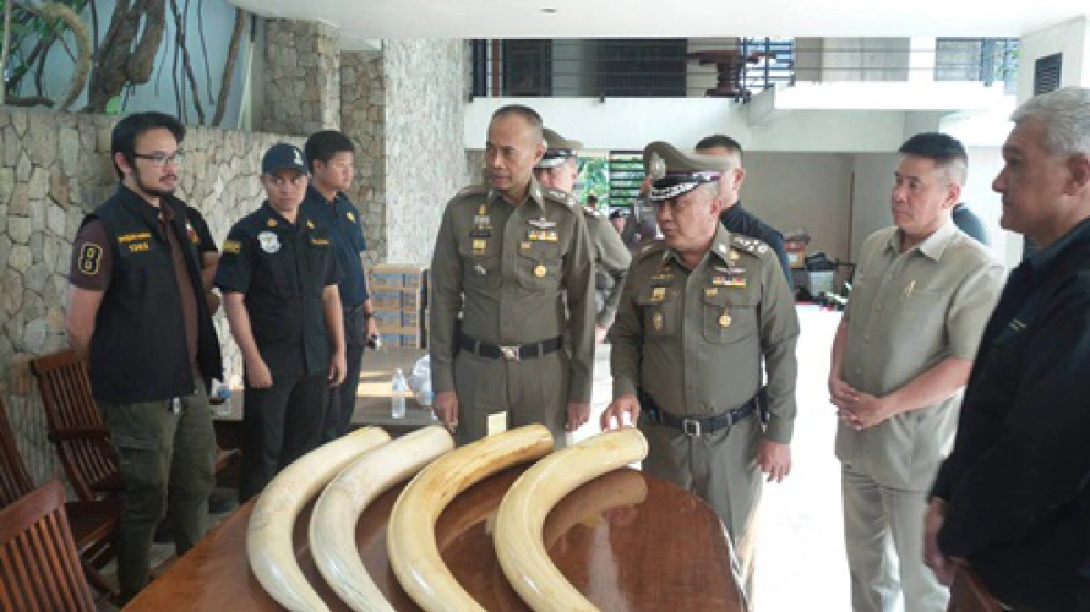 ปฏิบัติการค้นบ้าน 'เปรมชัย' (ภาพชุด)