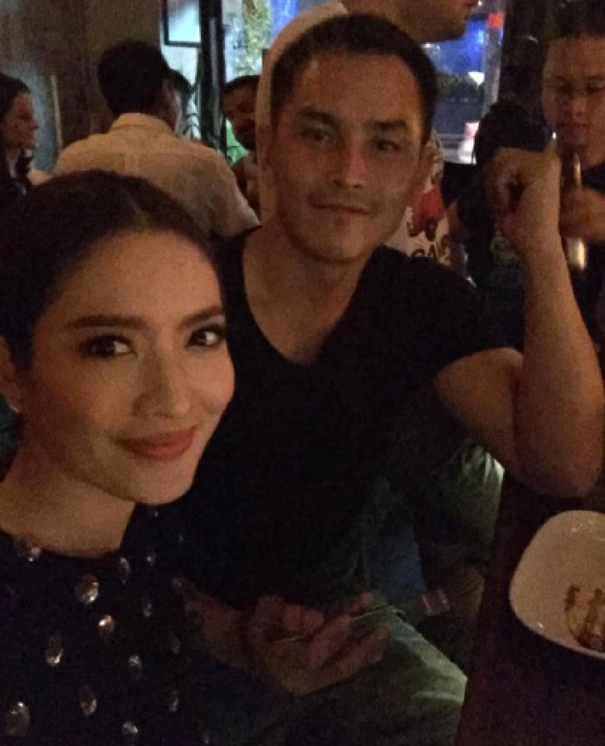 'แอฟ ทักษอร' รับแยกกันอยู่กับ 'สงกรานต์' จริง!!