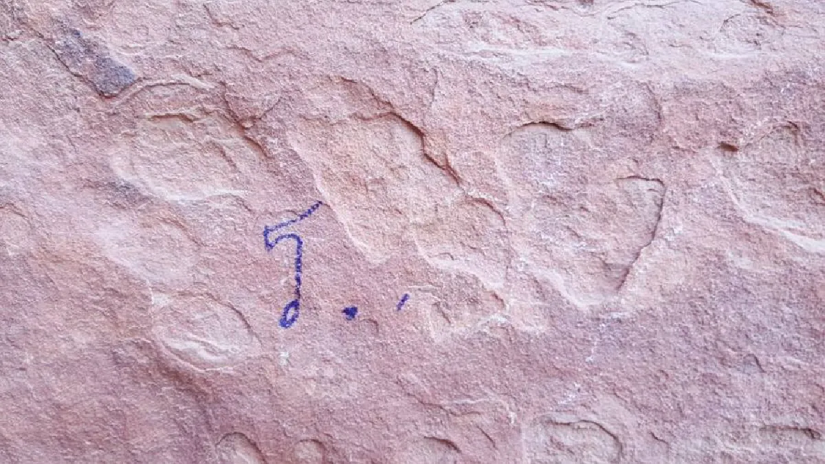 'อ.เผ่าทอง'โพสต์แฉคนมือบอนเขียนชื่อรร.บนโบราณสถาน