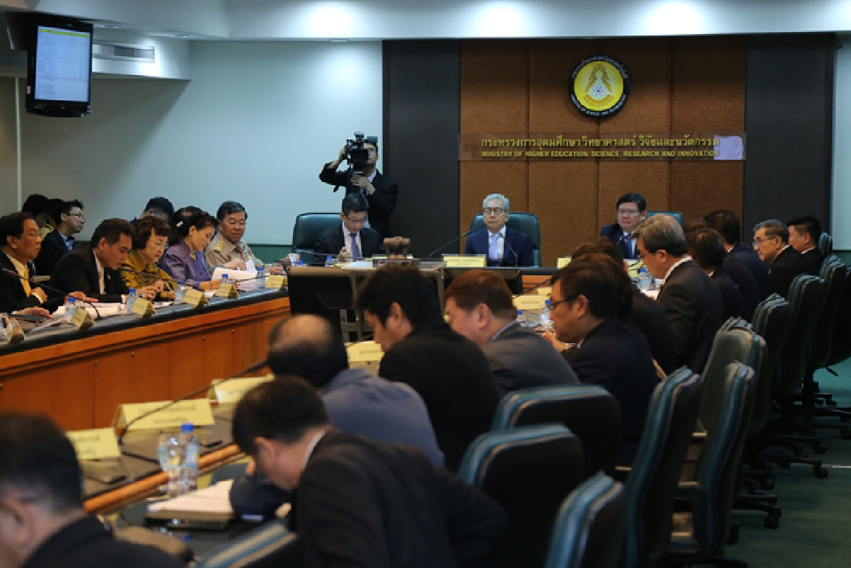 “สมคิด” มอบนโยบายกระทรวงการอุดมฯ เน้นนวัตกรรม – สตาร์ทอัพ 