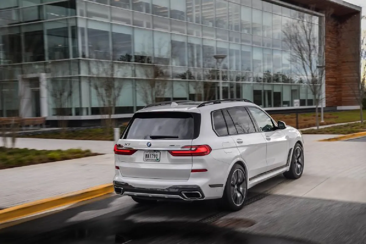BMW X7  เอสเอวี ยักษ์ใหญ่ ถูกใจ นักเดินทาง