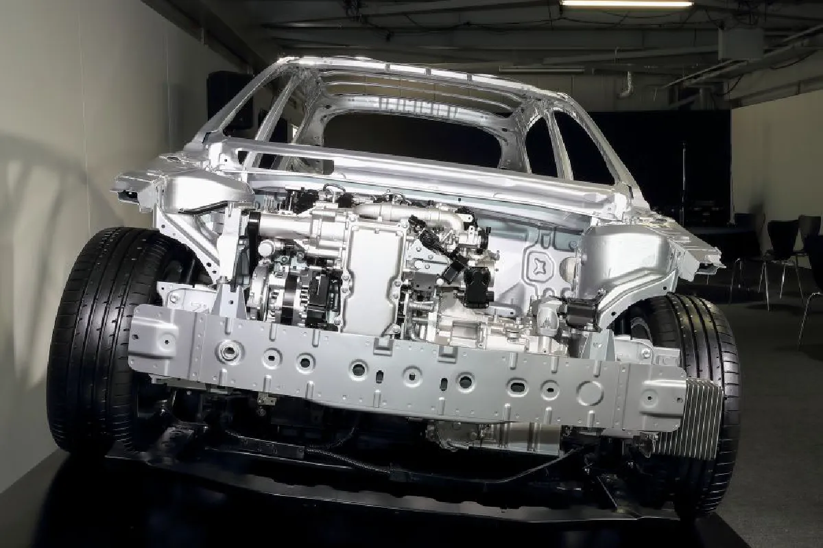 สกายแอคทีฟ เอ็กซ์  อนาคตใหม่ เครื่องยนต์ มาสด้า