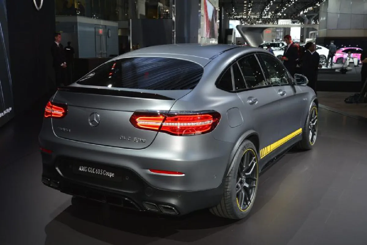 mercedes-amg-glc-63-s-has-two-bodies-and-panamericana-grille-in-new-york_51492257302-e1492599502320