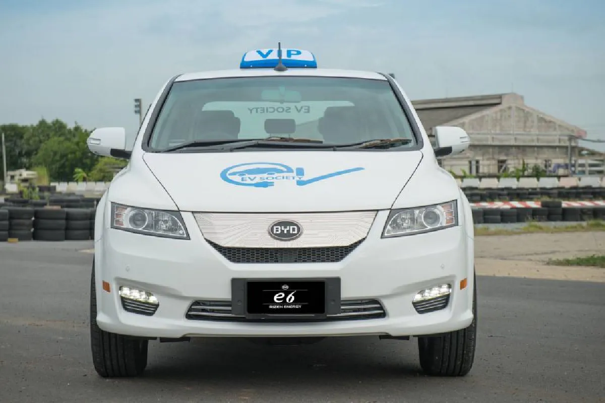 ขนส่งฯเปิดตัวแท็กซี่ไฟฟ้า100%