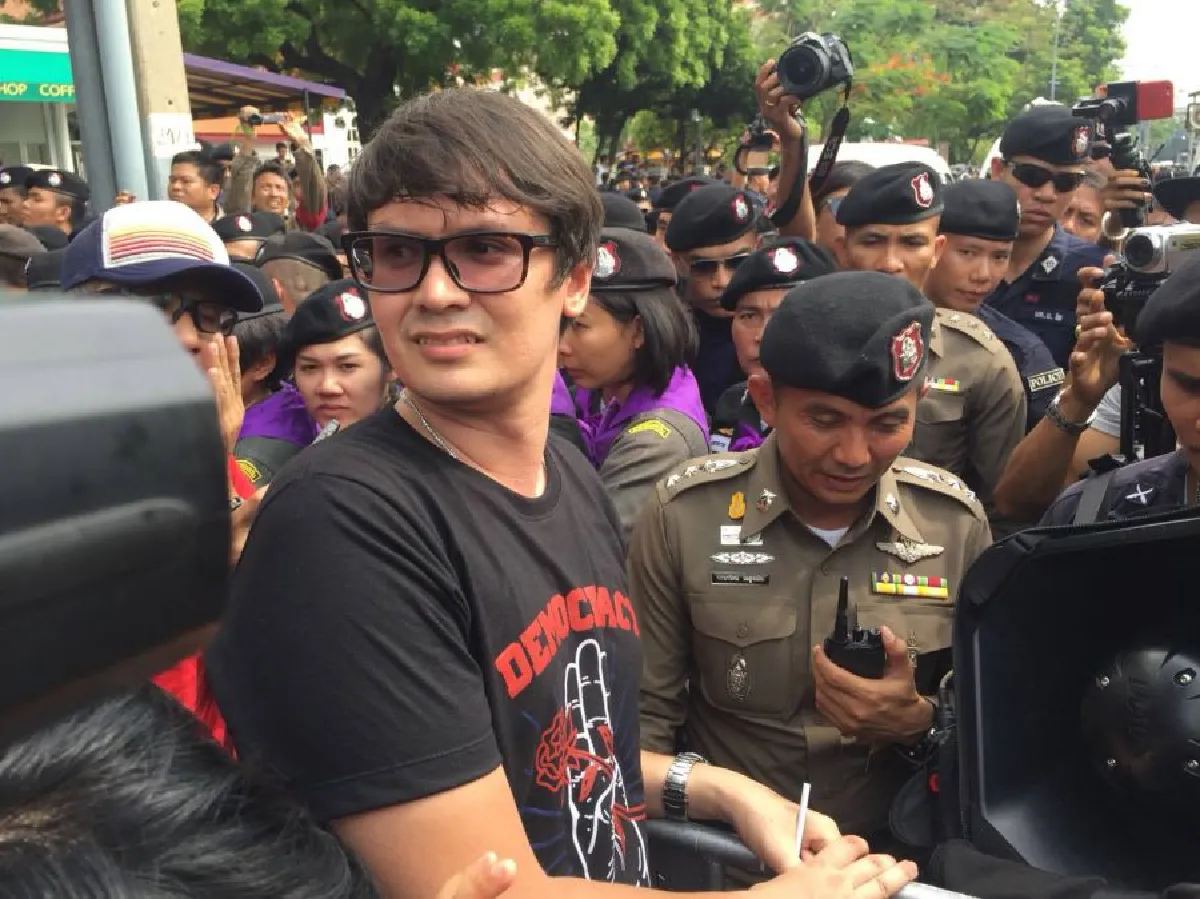 'เสรีพิศุทธ์' หอบเงิน1.5ล้าน โร่ประกันตัว15แกนนำม็อบอยากเลือกตั้ง 