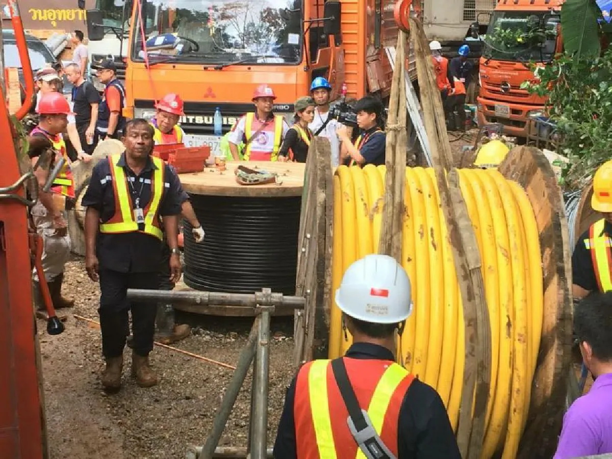 รวมน้ำใจชาวไทย-ต่างชาติ หลั่งไหลช่วย 13 ชีวิตติดถ้ำหลวง