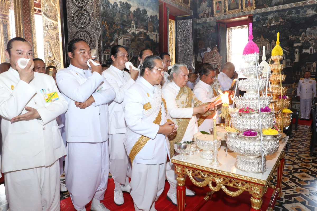 ในหลวง โปรดเกล้าฯผู้แทนพระองค์ ในพระราชพิธี จารึกพระสุพรรณบัฏ