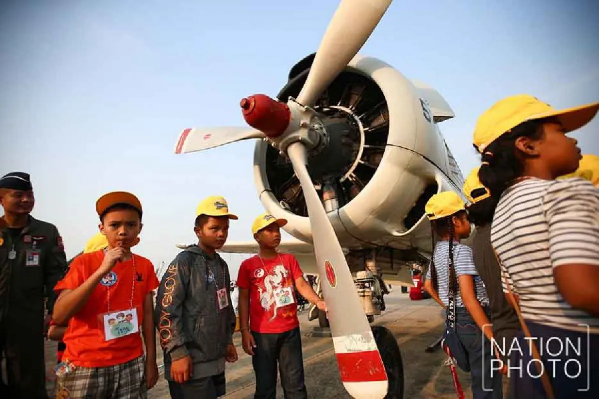 กองทัพอากาศ จัดเต็มให้เด็กๆขนเครื่องบินรบมาโชว์