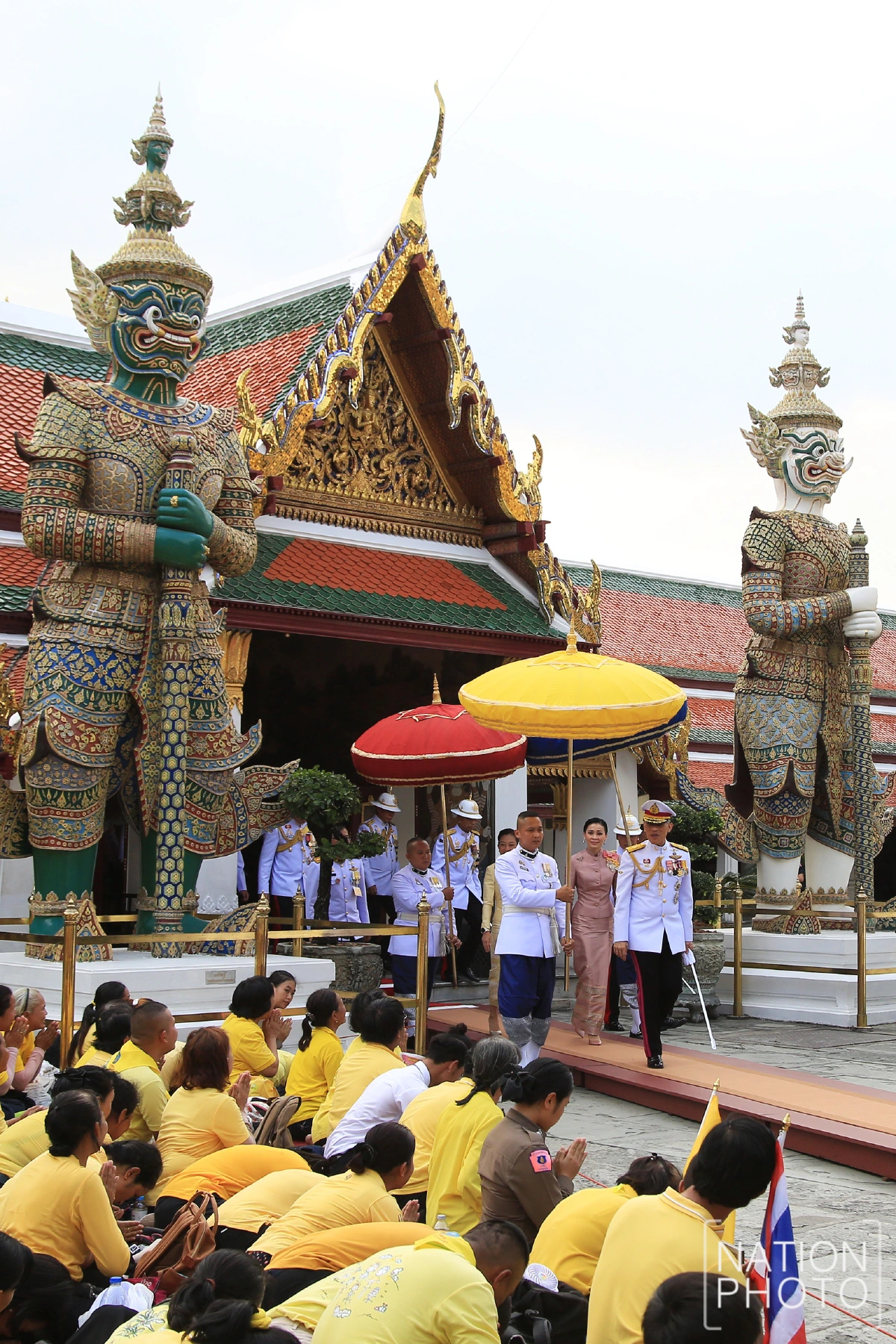(ภาพชุด) พระบาทสมเด็จพระเจ้าอยู่หัว-พระราชินี เสด็จฯ พระราชพิธีพืชมงคล