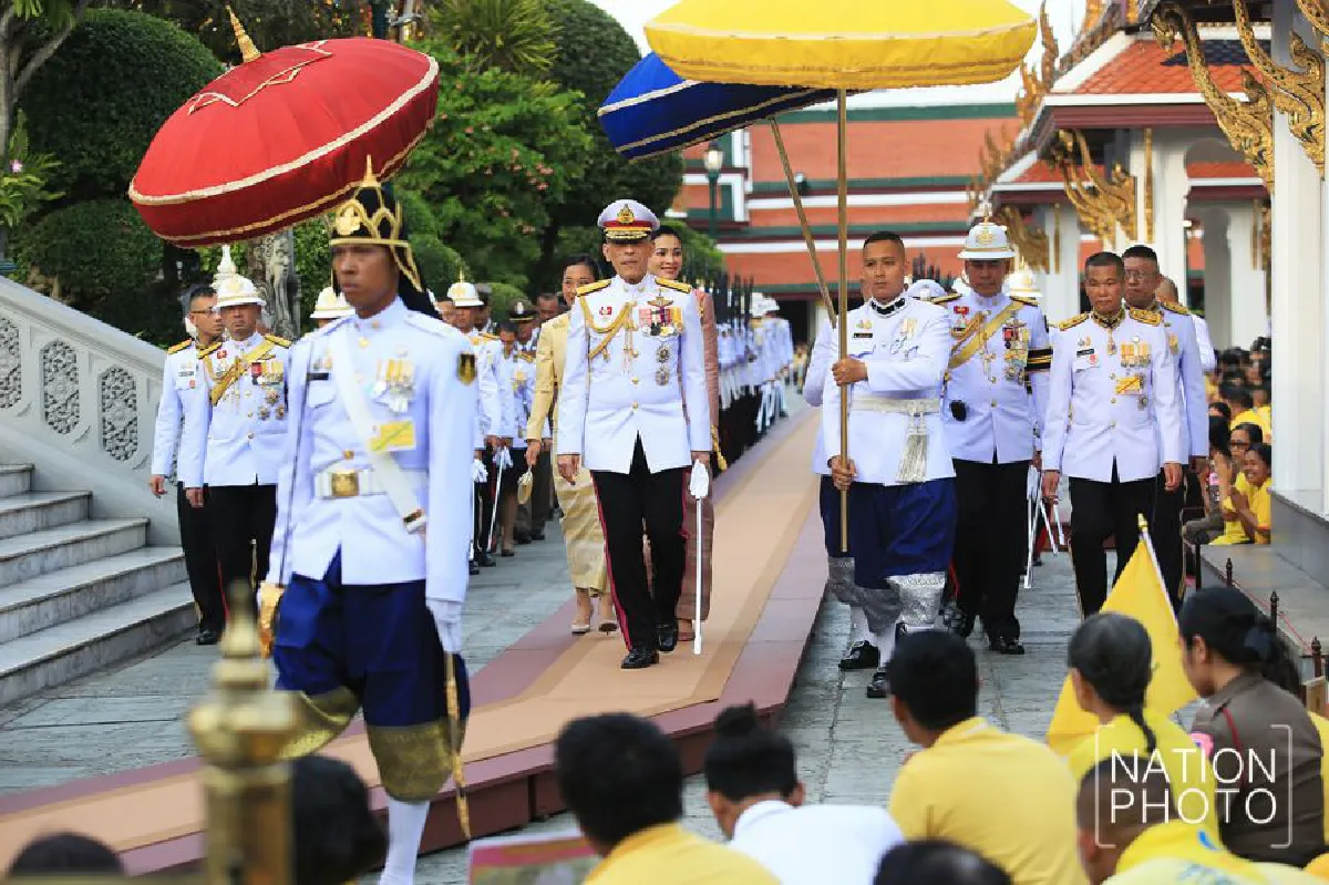 (ภาพชุด) พระบาทสมเด็จพระเจ้าอยู่หัว-พระราชินี เสด็จฯ พระราชพิธีพืชมงคล