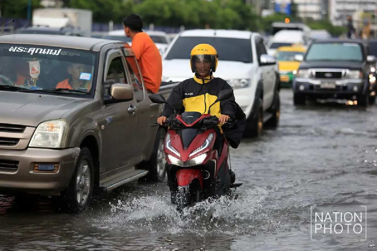 รวมภาพ 'ฝนตก-รถติด' ทั่วกรุงฯ ศุกร์ 7 มิ.ย.62