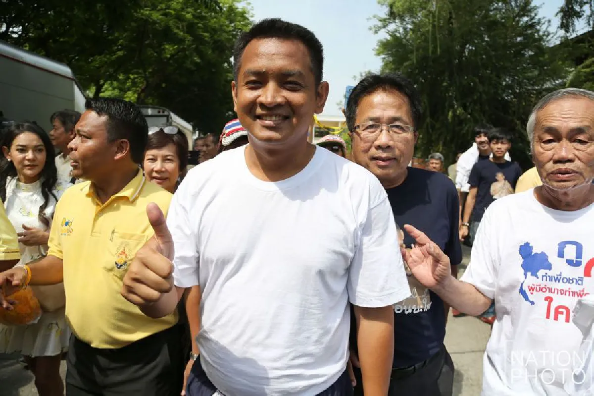 ปล่อยตัว 5 แกนนำพธม.แล้ว