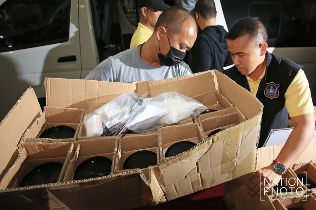 ภาพชุด! ปส. คุมตัว 'ปุ๊กกี้ ปริศนา' พร้อมแฟนหนุ่ม