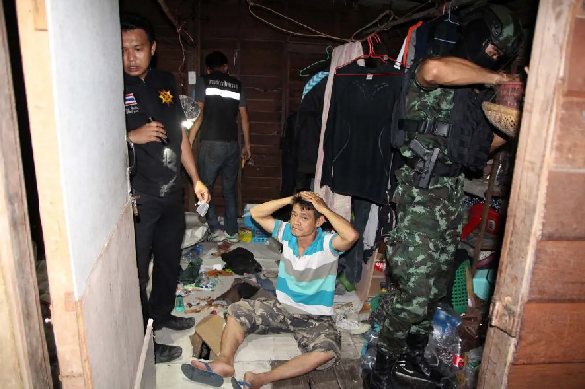 รวบ'อาร์ท ป่าช้าจีน'ค้ายาบ้า เปิดห้องให้ลูกสมุนมั่วสุม