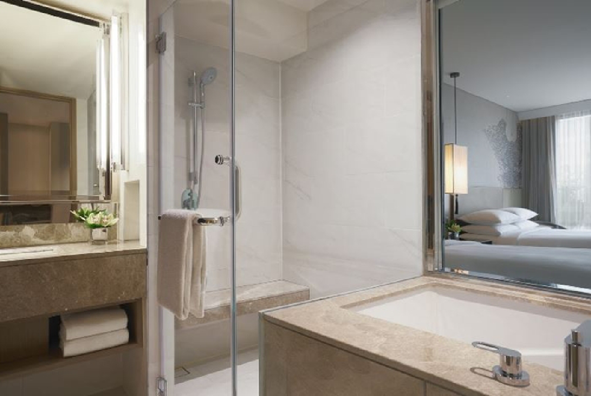 ค่ำคืนแห่งแสงสี โดยแม็กกี้ ชูส์  ณ เอบาร์ โรงแรมแบงค็อก แมริออท มาร์คีส์ ควีนส์ปาร์ค