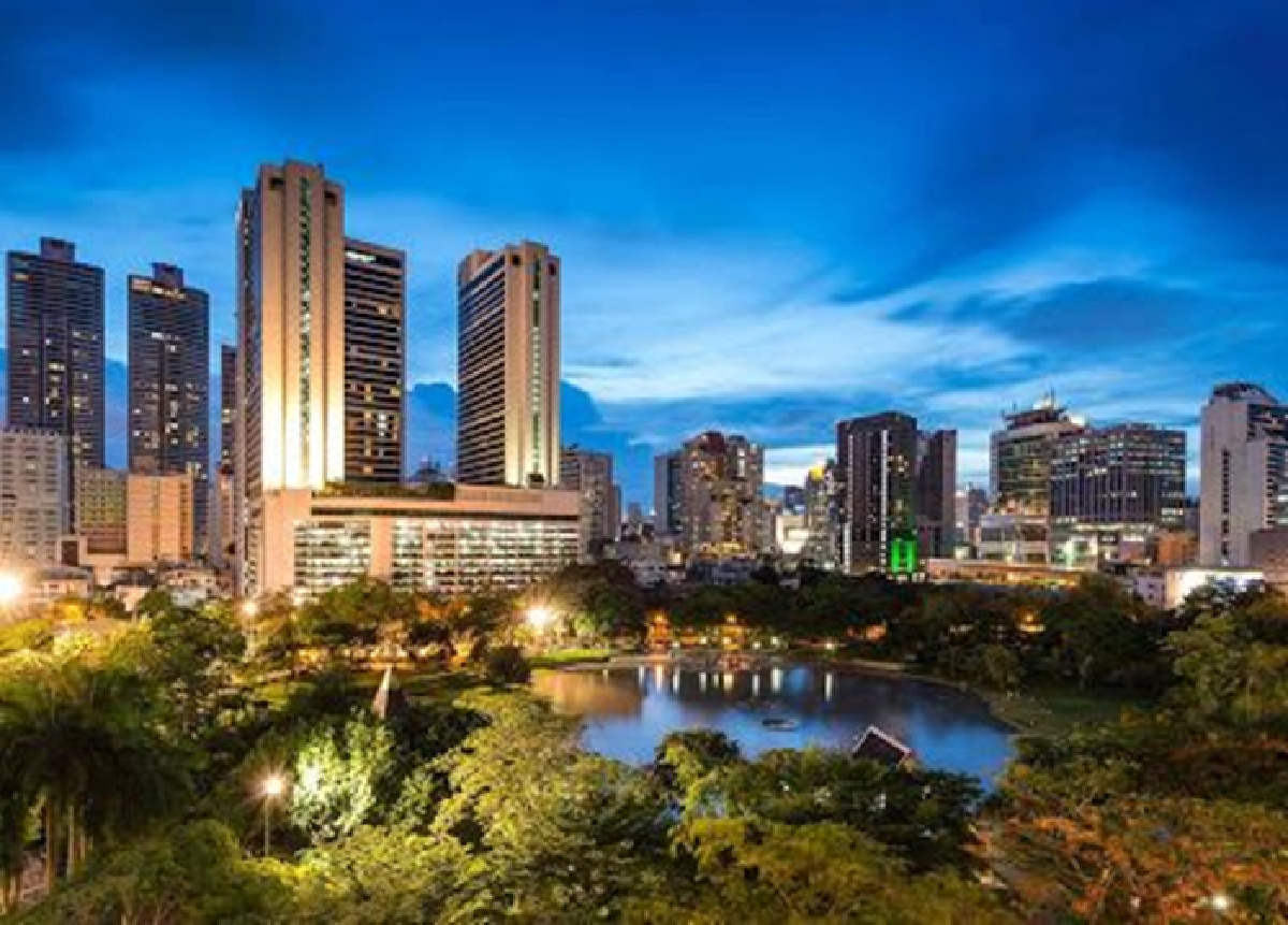 ค่ำคืนแห่งแสงสี โดยแม็กกี้ ชูส์  ณ เอบาร์ โรงแรมแบงค็อก แมริออท มาร์คีส์ ควีนส์ปาร์ค