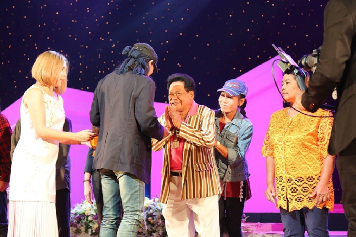 มูลนิธิคาราบาว มอบทุนช่วยเหลือศิลปินอาวุโส  สานต่ออุดมการณ์ช่วยเหลือสังคม 