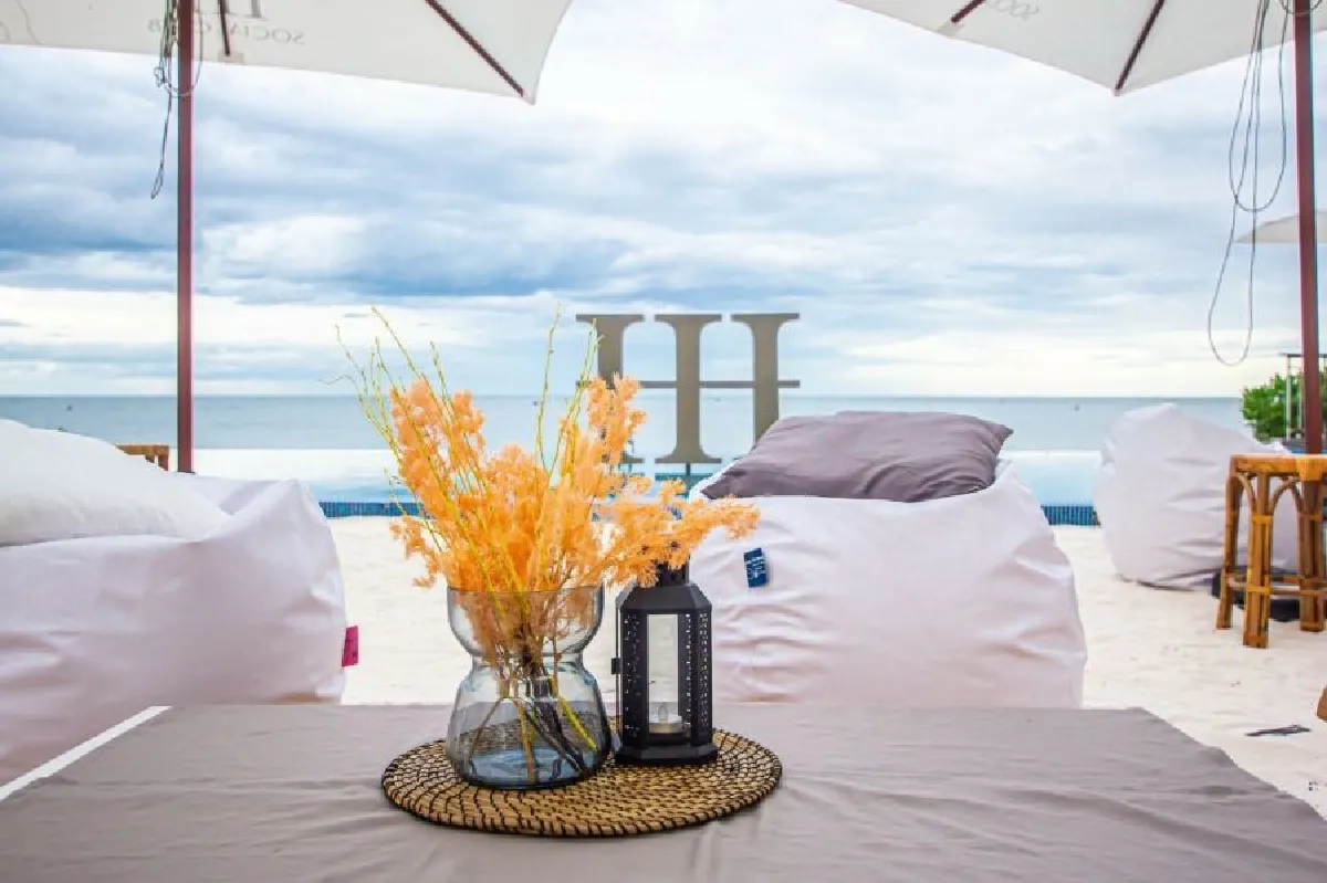 “อินเตอร์คอนติเนนตัล เรสซิเดนเซสหัวหิน” ชวนร่วมกิจกรรมสุดเอ็กซ์คลูซีฟ  ฟินกับการดูหนัง ฟังดนตรีสด ลิ้มรสอาหารชั้นเลิศ ริมชายหาด ตลอดเดือน ก.ค.  พร้อมรับบริการระดับโลกกับ InterContinental Life  