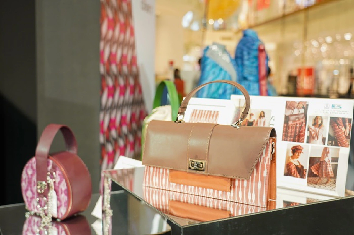 The Elegant Thai Textile ‘ตระการตาผ้าไทย’ เฉลิมพระเกียรติสมเด็จพระบรมราชชนนีพันปีหลวง ที่ไอคอนสยาม