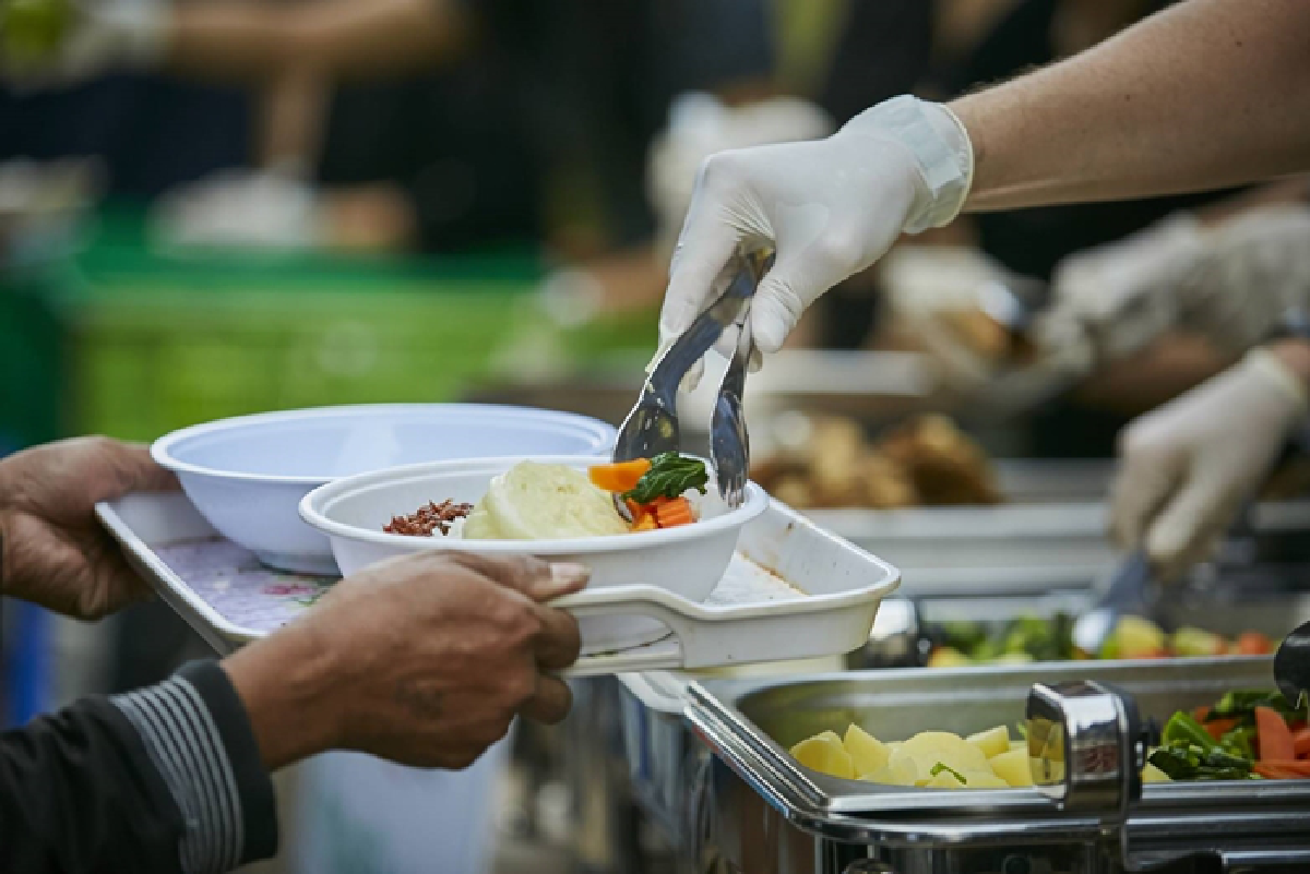 แมริออท  ระดมกำลังเข้าร่วมโครงการ “ครัวรักษ์อาหาร” ของมูลนิธิ SOS ประเทศไทย เพื่อแจกจ่ายอาหาร ให้ครอบครัวที่ได้รับผลกระทบจากวิกฤตไวรัสโควิดในกรุงเทพฯ