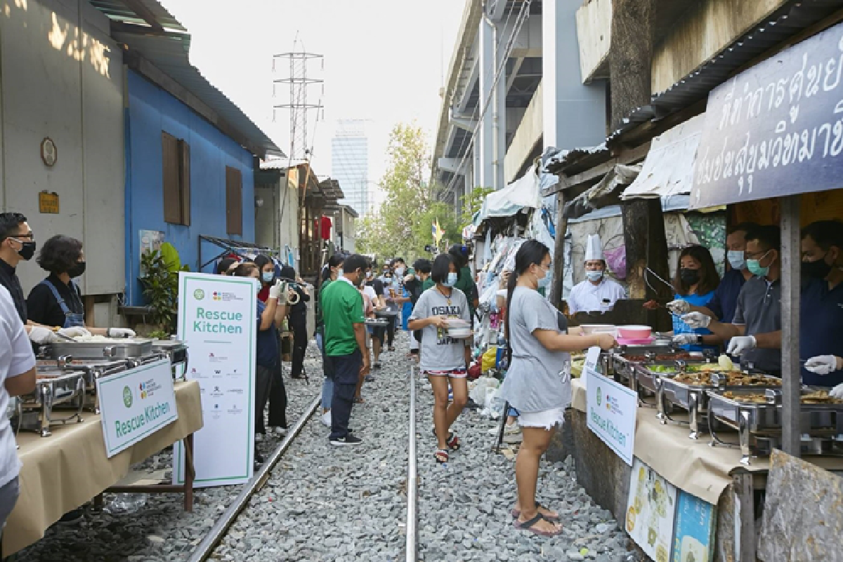 แมริออท  ระดมกำลังเข้าร่วมโครงการ “ครัวรักษ์อาหาร” ของมูลนิธิ SOS ประเทศไทย เพื่อแจกจ่ายอาหาร ให้ครอบครัวที่ได้รับผลกระทบจากวิกฤตไวรัสโควิดในกรุงเทพฯ