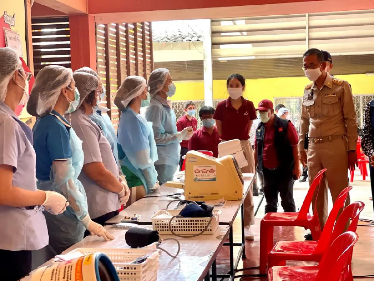 สาธารณสุขจังหวัดปทุมธานี ร่วมกับตลาดสี่มุมเมือง นำร่องเปิดหน่วยบริการฉีดวัคซีนโควิด-19 