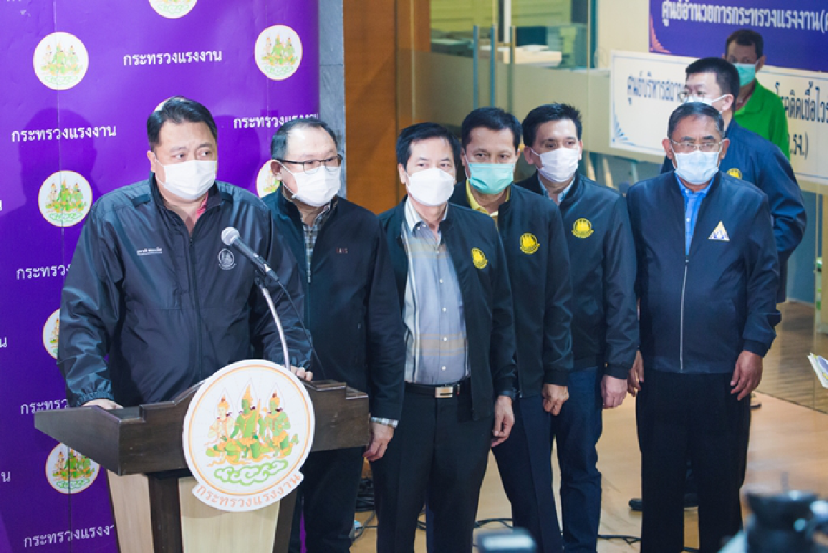 ประกันสังคมพร้อมให้ความช่วยเหลือกรณีรัฐสั่งปิดแคมป์คนงาน ยื่นรับว่างงานสุดวิสัยได้รับเงินเยียวยา 50% ของค่าจ้าง