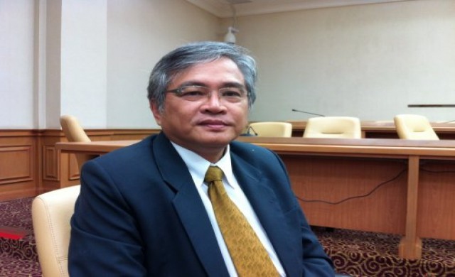 'สุธรรม'ลั่นร.ร.แพทย์ได้รับผลกระทบค่าแรง300
