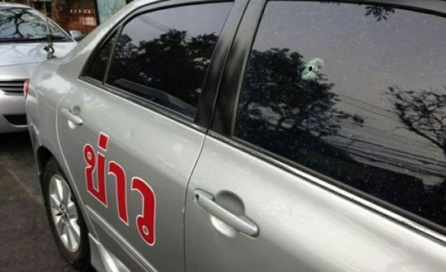 คนร้ายบุกยิงรถข่าว ASTV