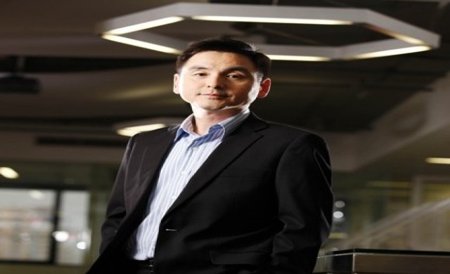 สมชัย เลิศสุทธิวงศ์ "ฉีกกฎ" มาร์เก็ตติ้งฉบับเอไอเอส