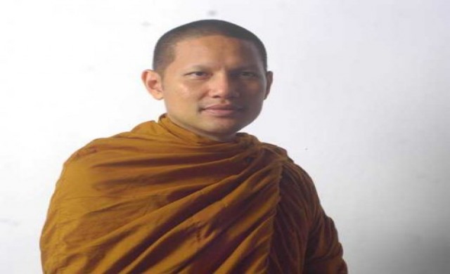 'คู่มือนักรัก' พระพรพล ปสันโน