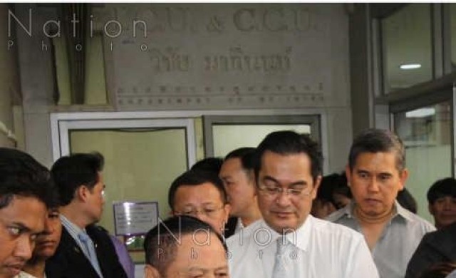 'บรรหาร' ผ่าข้อเข่าเสื่อม