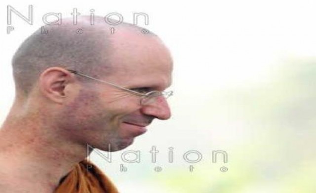 แก่นรักษาธรรม 
พระอธิการเฮนนิ่ง เกวลี