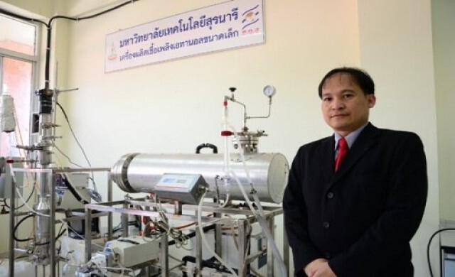 เครื่องต้นแบบผลิตเอทานอลขนาดเล็ก