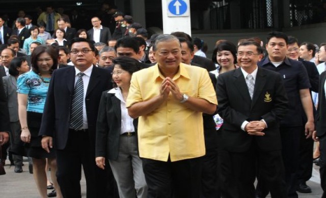 'สุขุมพันธุ์'ถือฤกษ์เข้าห้องทำงาน 07.49 น.