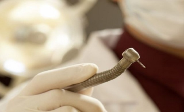 คนไข้7พันรายเสี่ยงติดเชื้อเอดส์จากหมอฟันมะกัน