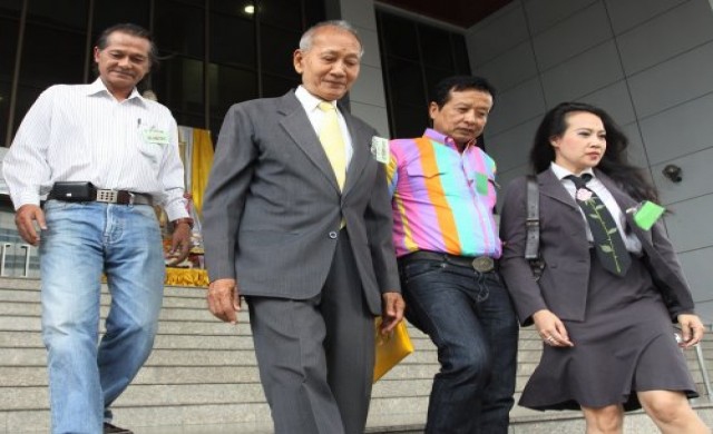 ฟ้องเพิ่ม8แนวร่วมพันธมิตรปิดสนามบิน