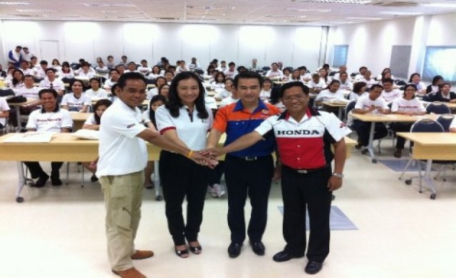 ขับขี่ปลอดภัยในรถคันแรกกับฮอนด้านักขับป้ายแดงเข้าร่วมคึกคัก