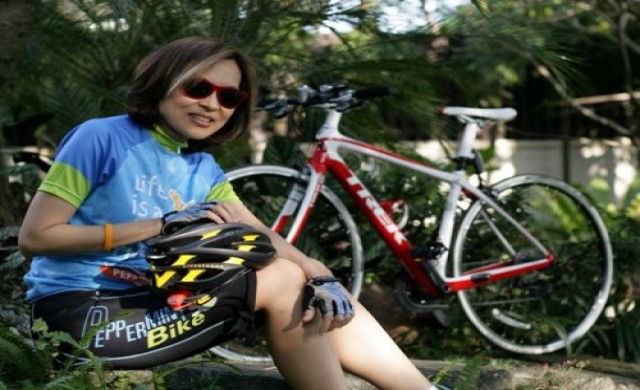 สุวรรณา เอี่ยมพิกุล
โลกหมุนด้วยล้อความคิด