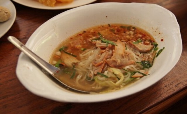 เมืองสองแคว "อิ่มบุญ อิ่มท้อง อิ่มใจ"