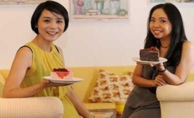The Living Roomเสิร์ฟความสุข ด้วย เค้กผู้ไม่แพ้