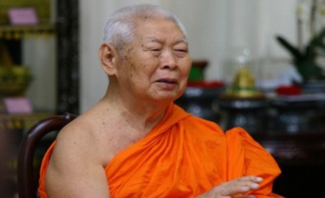 พระราชทานโกศไม้สิบสองสมเด็จเกี่ยว