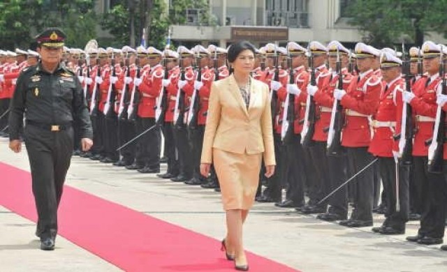 นายกฯเยือนทัพบกปัดข่าว'ยุทธศักดิ์'ไขก๊อก