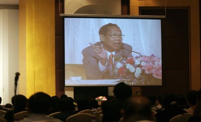 'วสันต์'ชี้รัฐฯขัดรธน.ไม่แถลงผลงาน-จำนำข้าว