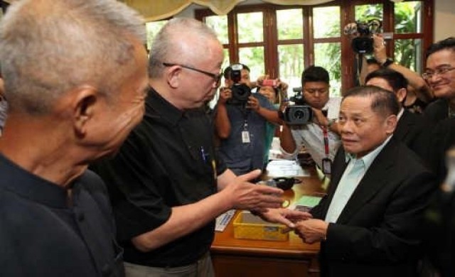 'บรรหาร'หน้าหงาย! เจอ'สนธิ-จำลอง'ตั้งคำถาม