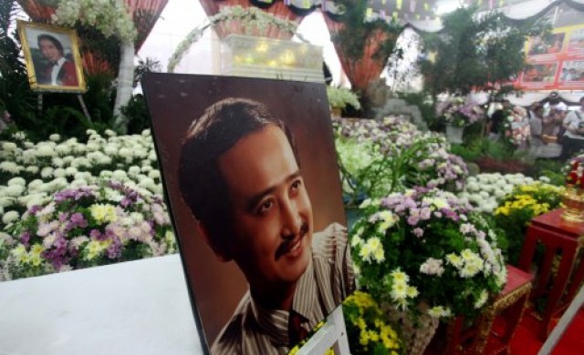 แฟนเพลงเศร้าสูญเสียนักร้องลูกทุ่งผู้ยิ่งใหญ่