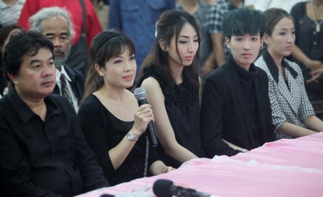 ครอบครัว'สายัณห์'แถลงไม่เคลื่อนย้ายศพ