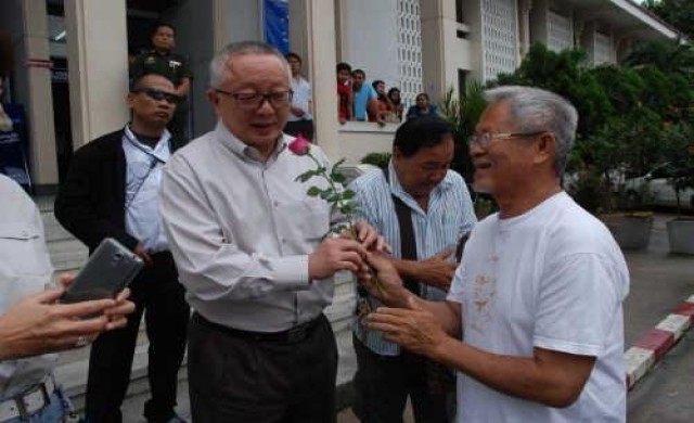 สั่งจำคุก'สนธิ'เพิ่ม หมิ่นพล.อ.มงคล