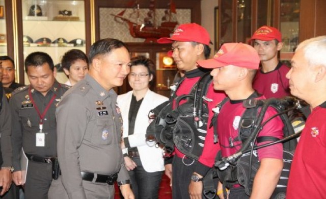 ส่งทีมพิสูจน์อัตลักษณ์บุคคล